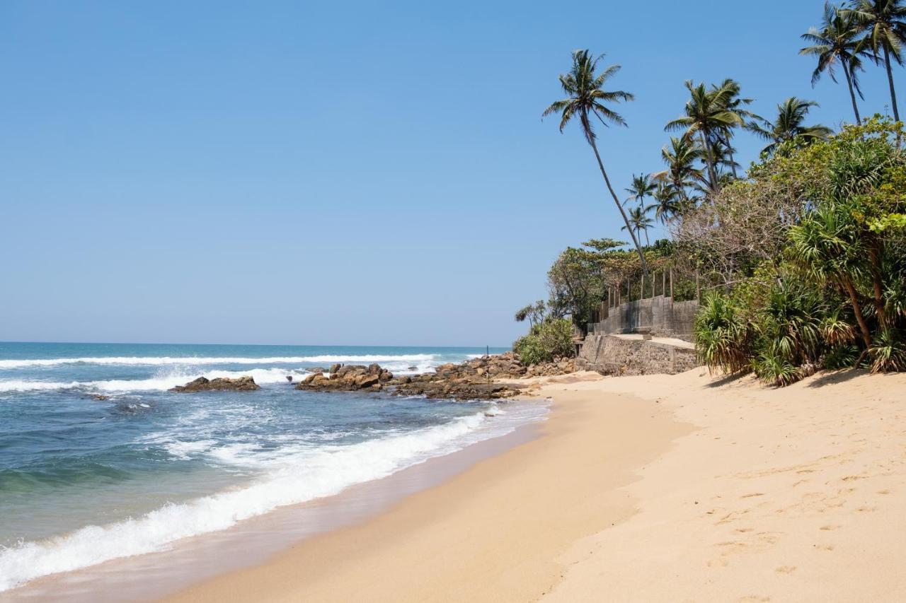 Basecamp Yoga Beach House Weligama Exteriör bild